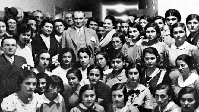 Atatürk, Anıtkabir'de törenlerle anılıyor