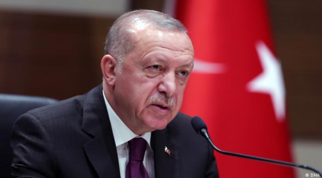 Erdoğan: "Biz dimdik ayaktayız"