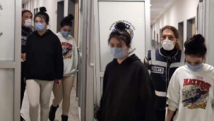 Hırsızlar, kapıyı çilingire açtırıp eve girdiler