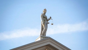 Hollanda'yı 2 milyon euro dolandıran memur