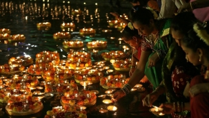 Işık Bayramı'nda 900 bin kandil yakıldı