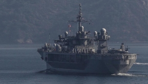 Karadeniz'e bir ABD gemisi girdi
