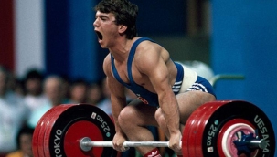 Naim Süleymanoğlu, kabri başında anıldı