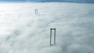 Osmangazi Köprüsü siste kayboldu