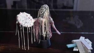 Sakızlardan Tuhaf Heykel Sanatı