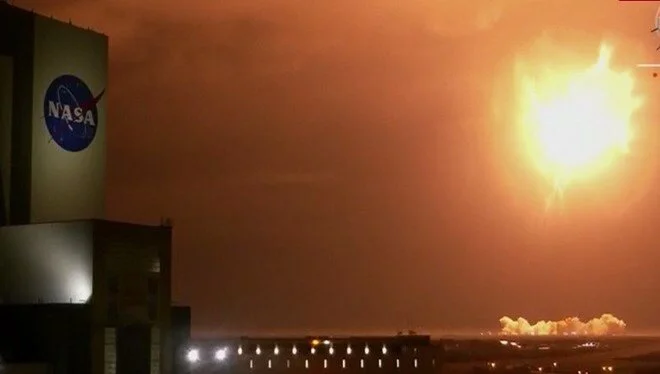 SpaceX, 4 astronotu daha uzaya gönderdi