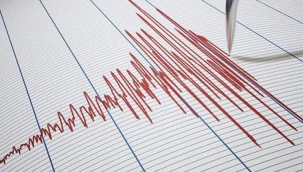 Van'da peş peşe korkutan depremler