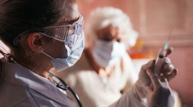 Yunanistan, aşı olmayanlara para cezası kesecek