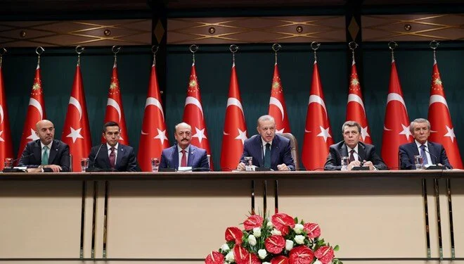 Asgari ücret 4 bin 253 TL oldu