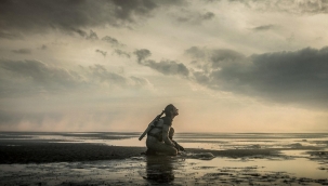 Bilim kurgu filmi "Koloni"den altyazılı fragman