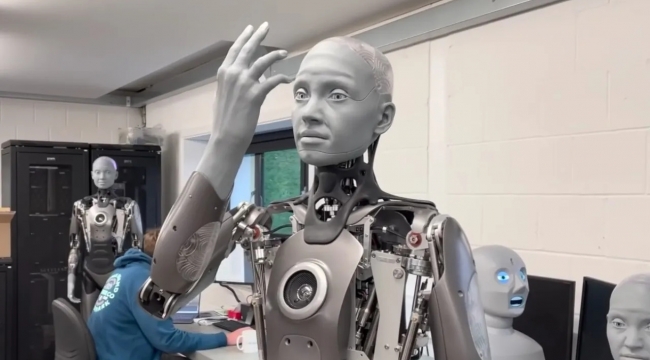 En "insansı" robot Ameca tanıtıldı
