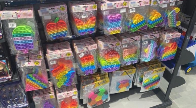 Katar, gökkuşağı renkli oyuncaklara el koydu