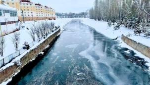 Kızılırmak Nehri dondu
