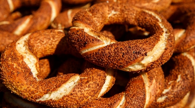 Kuzey Kıbrıs'ta simit 10 TL oldu