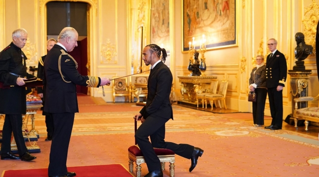 Lewis Hamilton, şövalye ilan edildi