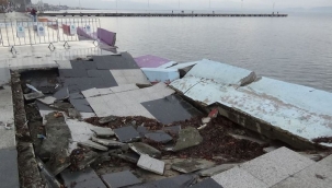 Lodos fırtınası Edremit'te etkisini gösterdi