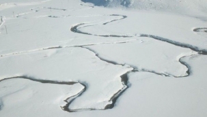 Şırnak'ta dereler buz tuttu
