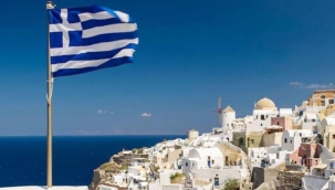 Yunanistan'da aşı karşıtları silahlandı