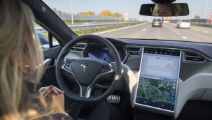 Almanya'da 19 yaşındaki bir genç Tesla'yı hackledi