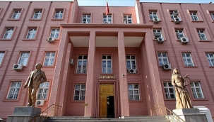 Annesinin cenazesine katılan işçi işinden oldu