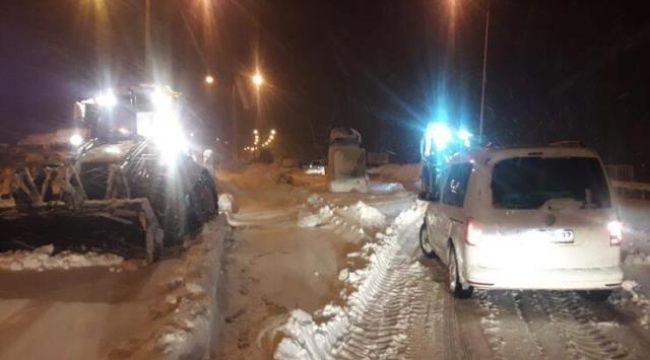 Antep'te yüzlerce araç yolda kaldı