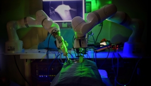 Bir robot ilk defa yumuşak doku ameliyatı yaptı