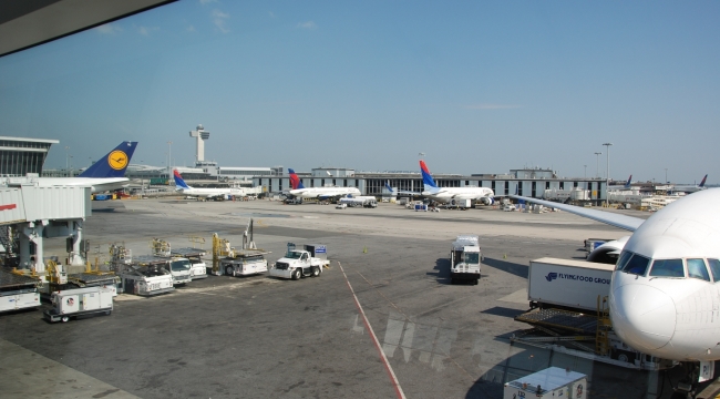 Bugün 3600'den fazla uçuş iptal edildi