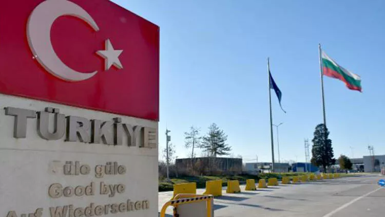 Bulgaristan her girişte PCR zorunluluğunu kaldırdı
