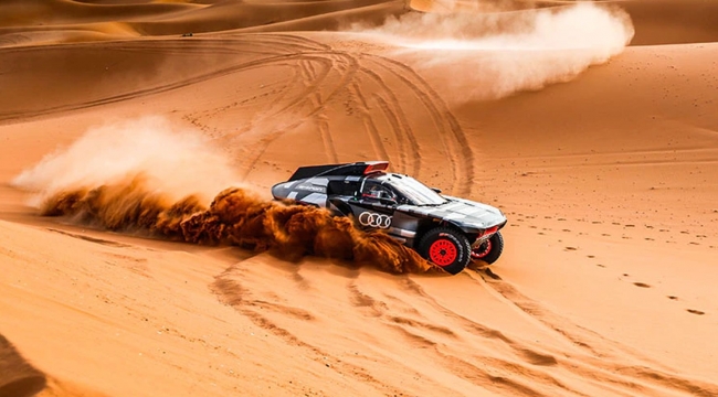 Dakar Rallisi'nde Fransız sürücünün aracı patladı