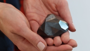 555 karatlık siyah elmas Dubai'de sergileniyor