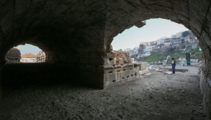 Smyrna Antik Kenti'nde 2 bin yıllık geçit bulundu