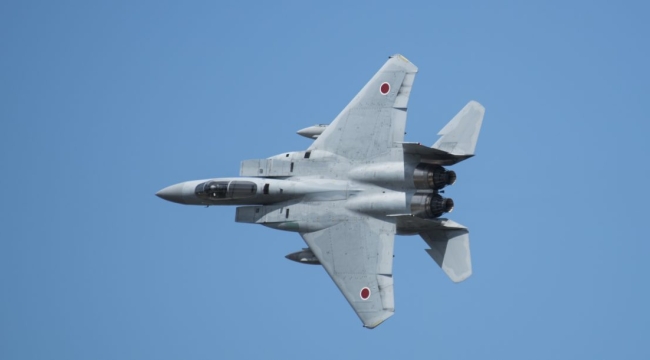 Japonya'da F-15 savaş uçağı radardan kayboldu