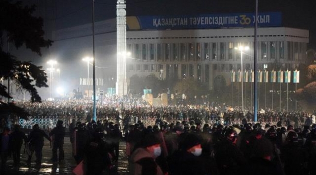 Kazakistan'da hükümet istifa etti