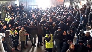 Maden işçileri zam talebiyle üretimi durdurdu