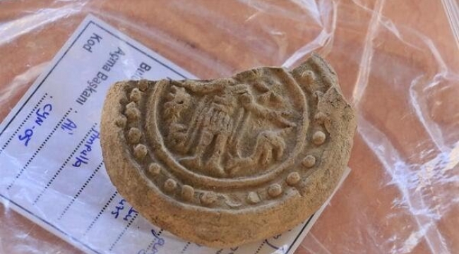 Mardin'de 1400 yıllık ampulla bulundu