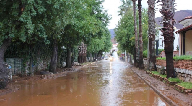 Muğla'da sel meydana geldi