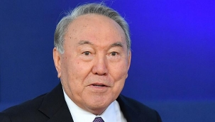 Nazarbayev'in süresiz başkanlık yetkileri alındı
