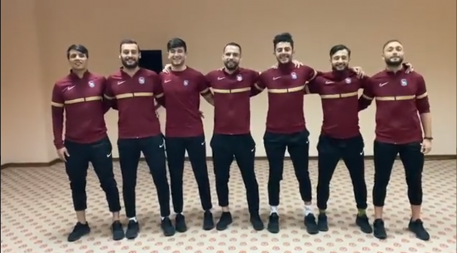 Ofspor futbolcularından başkana şarkılı şikayet...