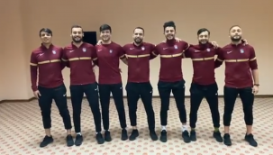 Ofspor futbolcularından başkana şarkılı şikayet...