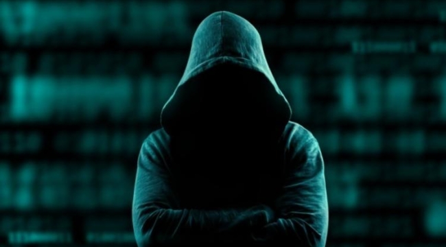 Rusya 4 hacker'ı tutukladı