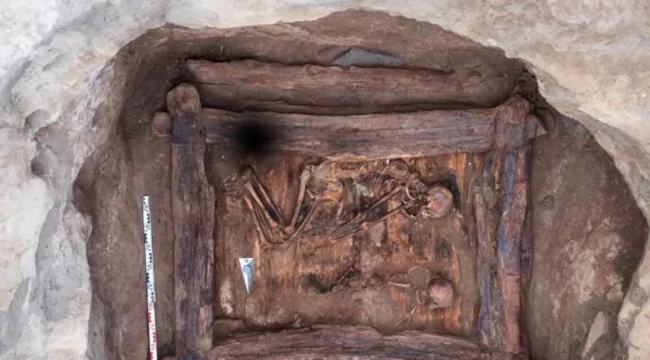 Sibirya'da 2 bin 500 yıllık tümülüs keşfedildi
