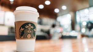 Starbucks çalışanlarına aşı ya da test zorunluluğu