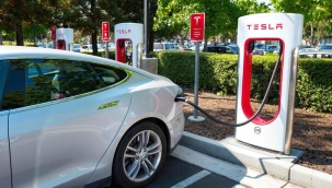 Tesla, İzmir'e süper şarj istasyonu kuracak
