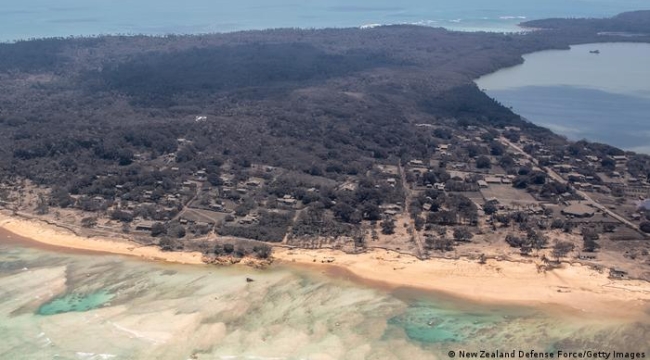 Tonga'daki tsunami, üç adada yıkıma yol açtı