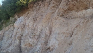 Toprak kayması Roma mezarını ortaya çıkardı