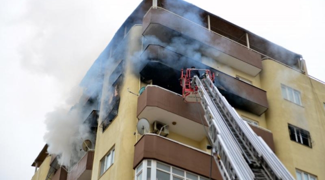 Adana'da eşiyle tartışan adam evi yaktı