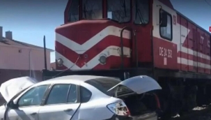 Ankara'da hemzemin geçitte tren kazası