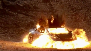 Bir sanatçı, NFT için Lamborghini'sini patlattı