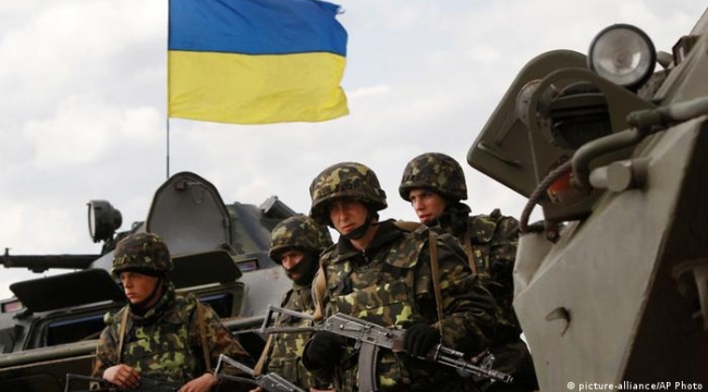 Donbas'ta bir Ukrayna askeri öldürüldü