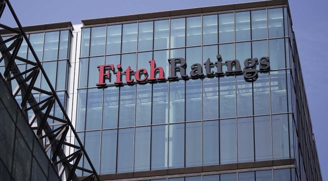 Fitch, Türkiye'nin kredi notunu düşürdü 